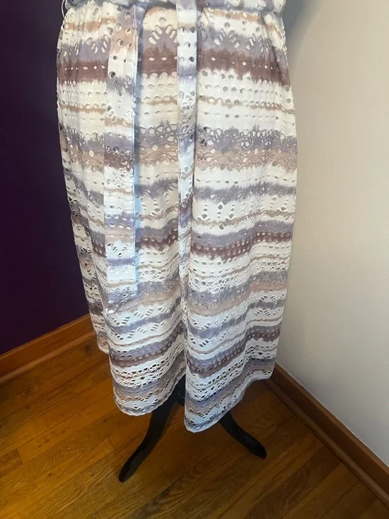 Cloth and Portrait Sleeveless Dress - Picture 4 of 8